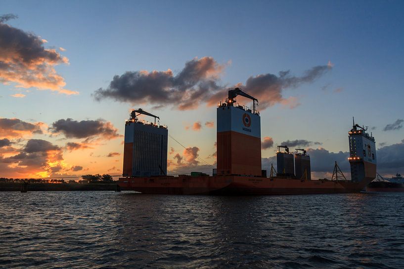 Zonsopgang Dockwise Vanguard van Krijn de Haas