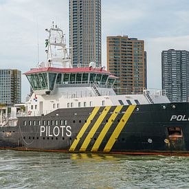 Loodsboot Pollux bij de Wereldhavendagen 2025. van Jaap van den Berg