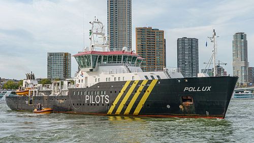 Lotsenboot Pollux bei den Welthafentagen 2025. von Jaap van den Berg
