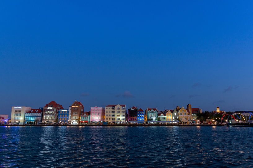 Punda by night van LUNA Fotografie