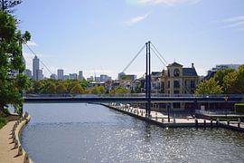 De Trafalgarbrug en Claisebrook Cove van Frank's Awesome Travels