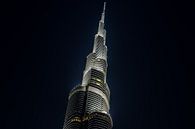 Dubai Stad City view Burj Khalifa  Nacht / avond foto van Sjoerd Tullenaar thumbnail