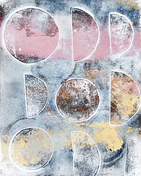 Kunst in Pastell- und Erdtönen. Abstrakte Komposition in rostigem Braun, Hellblau, Gelb und Rosa von Dina Dankers