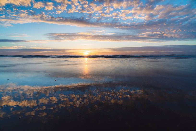 Reflection at Sunset by Peter Hendriks