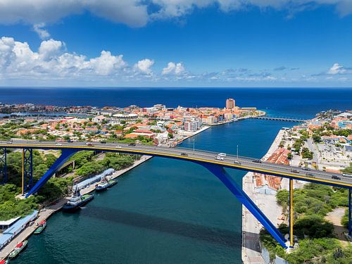 Drone shot of Willemstad with Juliana bridge by Keesnan Dogger Fotografie