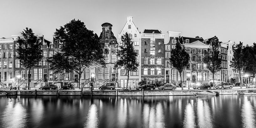 Keizersgracht in Amsterdam bij nacht / zwart-wit van Werner Dieterich