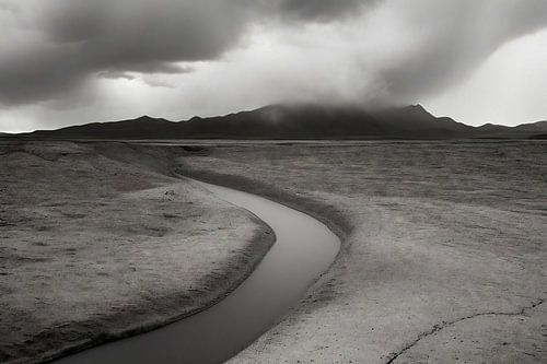 Kaal woestijnlandschap