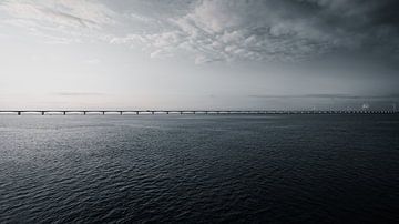 Zeelandbrug in einem anderen Licht von Nike Liscaljet Photography