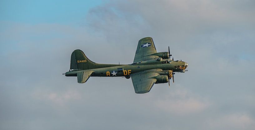 Flyby Boeing B-17G Flying Fortress  by Jaap van den Berg