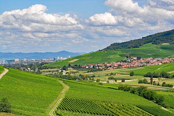 Ebringen avec Fribourg Village viticole dans le Markgräflerland sur Ingo Laue