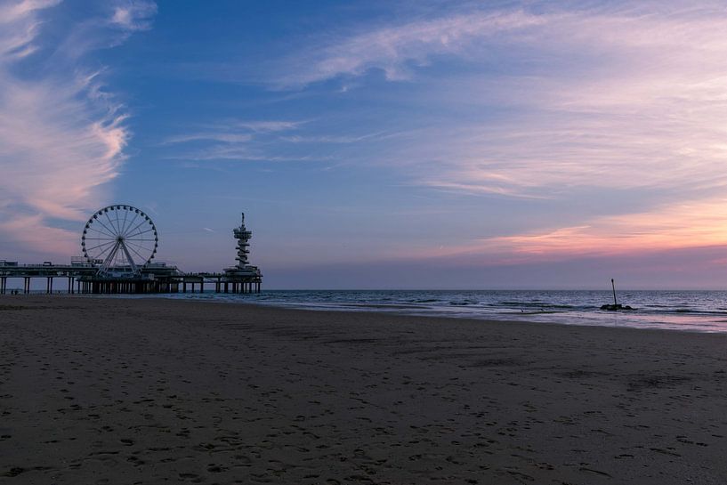 Sunset in Scheveningen by Inge van der Stoep