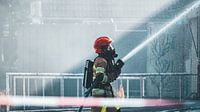 Grand incendie dans l'unité commerciale Ambachtsmark Almere Haven