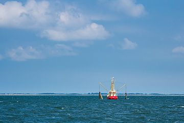 Krabbenkotter in de Noordzee bij het eiland Pellworm