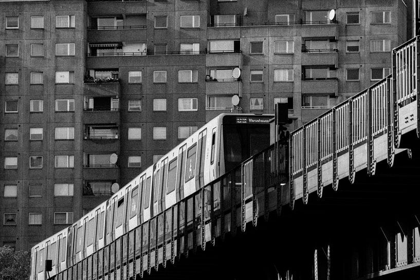 Metro in de metropool Berlijn van Patrick Verhoef