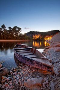 Ein Boot am Abend auf der Dordogne