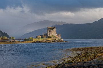 Schotland "Eilean Donan Castle" van martin slagveld