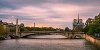 Parijs, Seine, Notre Dame bij avond van Rob IJsselstein thumbnail