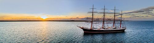 Pre-Sail aan de Rede van Texel met zonsondergang