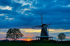 Zonsondergang bij molen