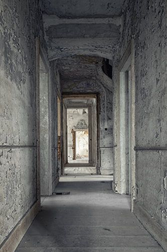 Lieux abandonnés | Corridor / Couloir dans une villa urbex