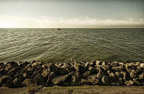 Hindeloopen in Friesland in den Niederlanden. Blick auf das IJsselmeer.