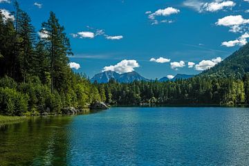 L'été au lac Hintersee à Ramsau
