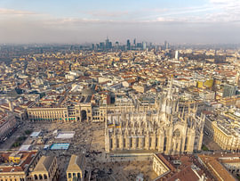 Milan: between the cathedral and the skyline by Thomas Röell