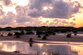 Das Watt im Sonnenuntergang by Alexander Wolff