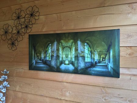 Corridor with three-way split