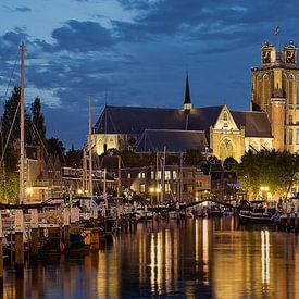 Dordrecht - Onze Lieve Vrouwekerk gezien vanaf de Nieuwe Haven van Kees Dorsman