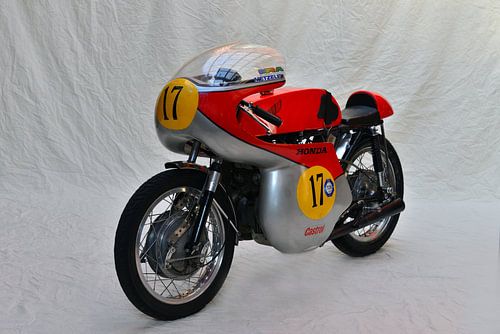 Honda CB 72 - Pic 02