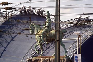 Equestrian statue by ILYA ZEMUAN