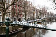 Amsterdam gracht en brug van Inge van den Brande thumbnail