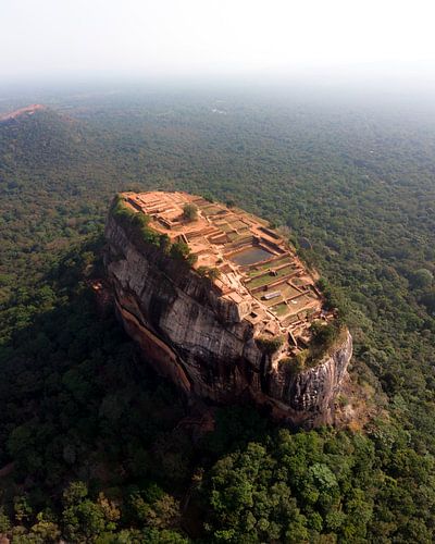Sigiriya rotsfort boven jungle van Sri Lanka