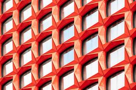 Abstrakte rote abgerundete Rechtecke an der Fassade des SABAM, Rue d'Arlon von Werner Lerooy