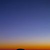 Zonsopkomst bij de Uluru of Ayers Rock, Australië van Rietje Bulthuis