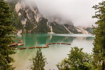 Lago di Braies in de Dolomieten.