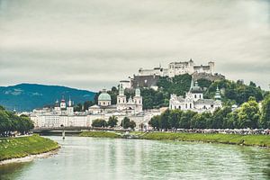 Salzburg - Blick über Stadt und Schloss von der Brücke aus