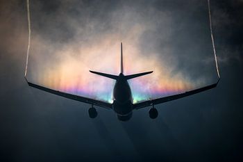 KLM Airbus A330-200 met regenboog condensatie