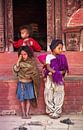 Verloren kleine bedelaars in Kathmanu, Nepal van Peter van der Horst thumbnail