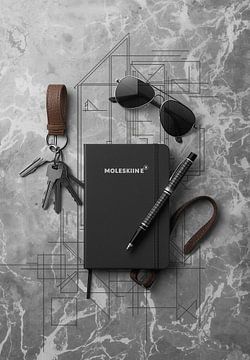 Architekt's Sketch: Notebook & s Entwurf auf grauem Marmor von Sergej Gello