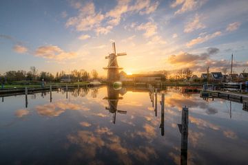 Zonsondergang molen Birdaard van Henk-Jan Hospes