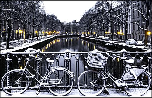 Amsterdam, fietsen en grachten