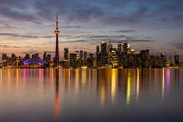 De skyline van Toronto van Roland Brack