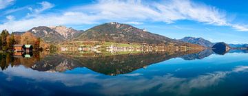 Herfstpanorama op de Wolfgangsee van Christa Kramer