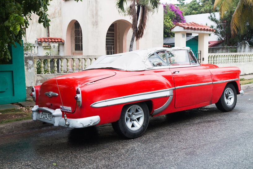 Old car in Havana von Rijk van de Kaa