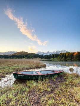 Boot aan de Geroldsee in Beieren van Michael Valjak