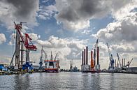 Schiedam, wolken, schepen en kranen van Frans Blok thumbnail