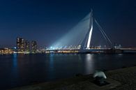 Rotterdam: de Erasmusbrug bij nacht van Erik Brons thumbnail
