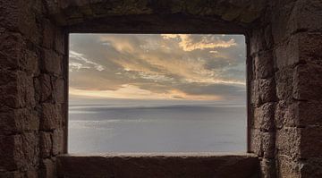 Het nieuwe Slains Castle in Schotland - uitzicht vanuit het raam